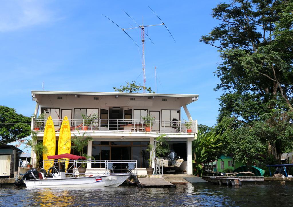 Tortuguero Adventures GuestHouse Exterior foto